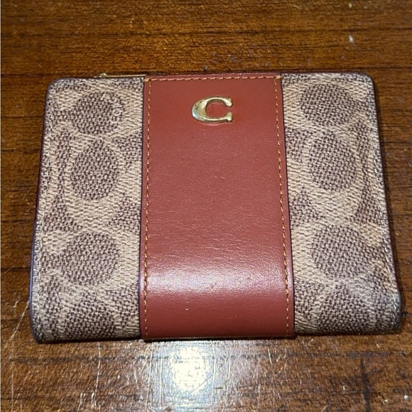 Coach Handbags - Coach 1941 Signature Logo Bi-Fold Classic Small Wallet Leather AUTHENTIC
